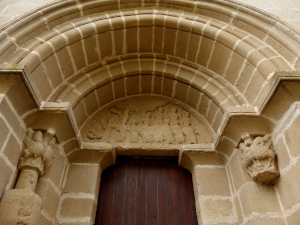 Tímpano de la iglesia románica de San Gil
